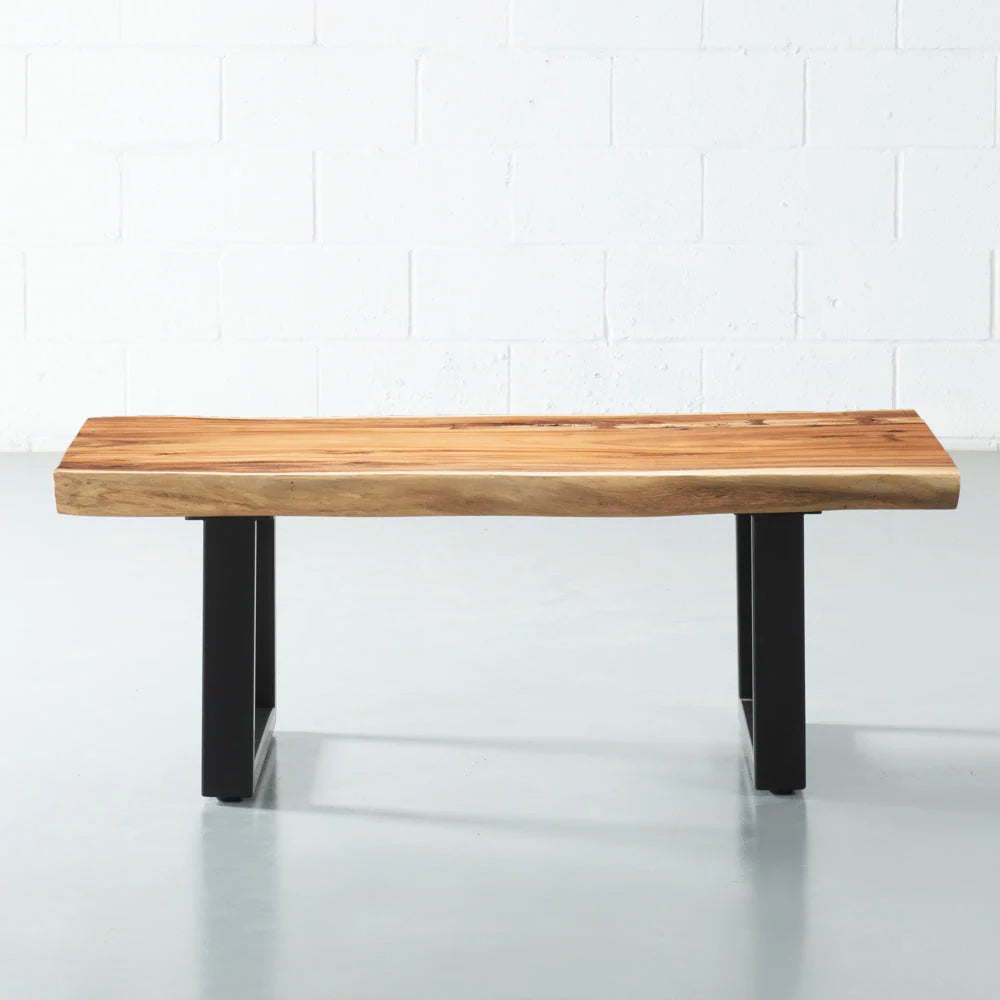 Table basse Suar Live Edge avec pieds en U noirs