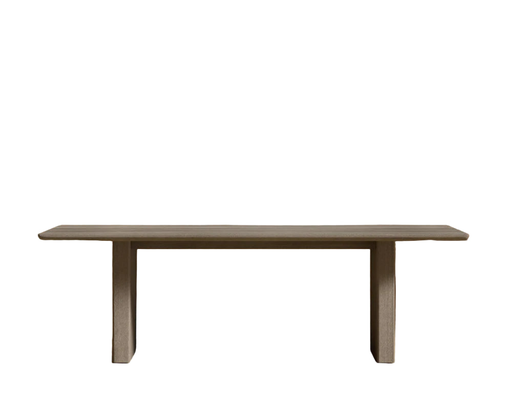 Ruffus dining table